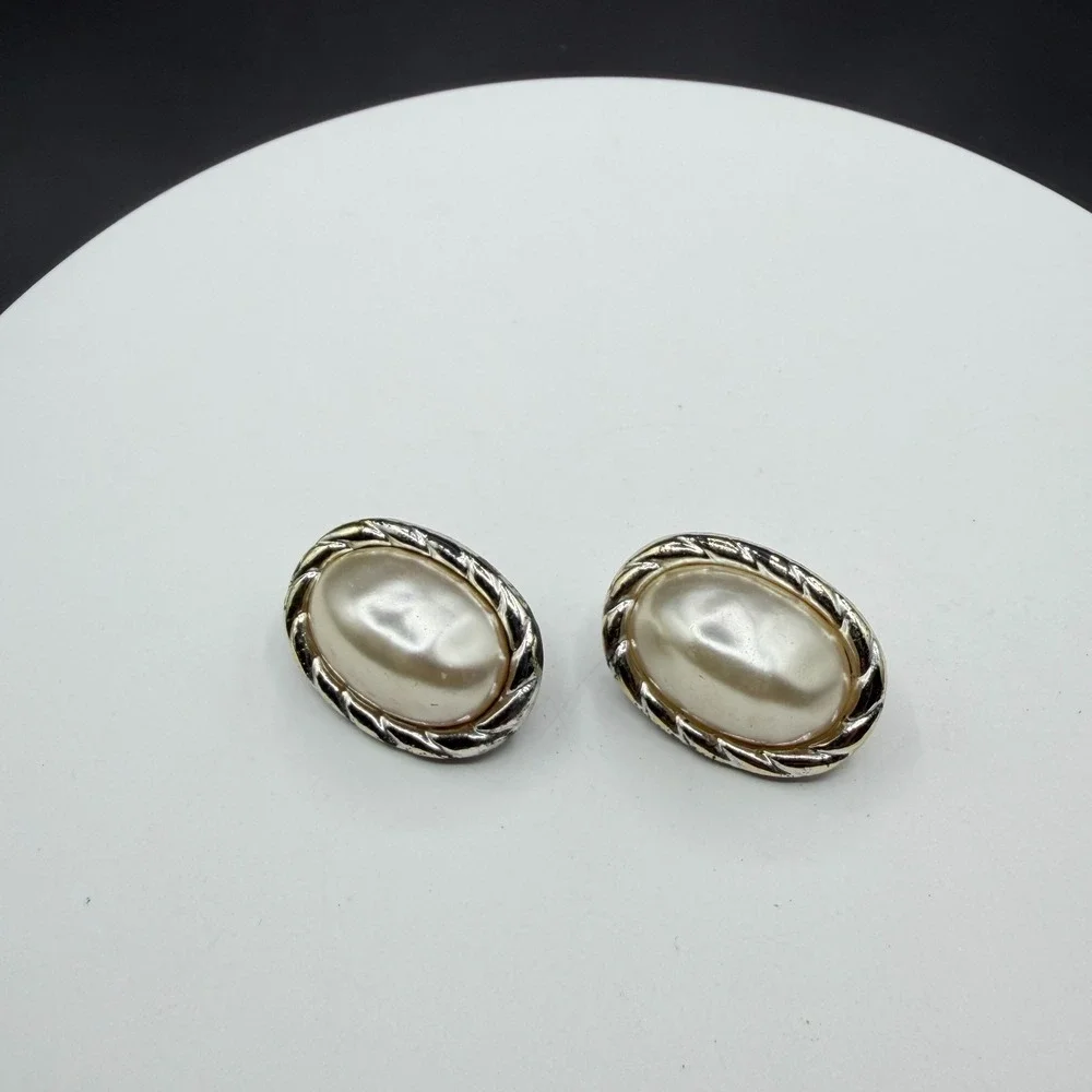 N/A bold oval